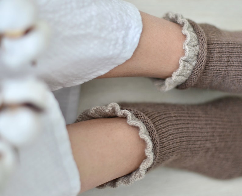 Women's socks with frills