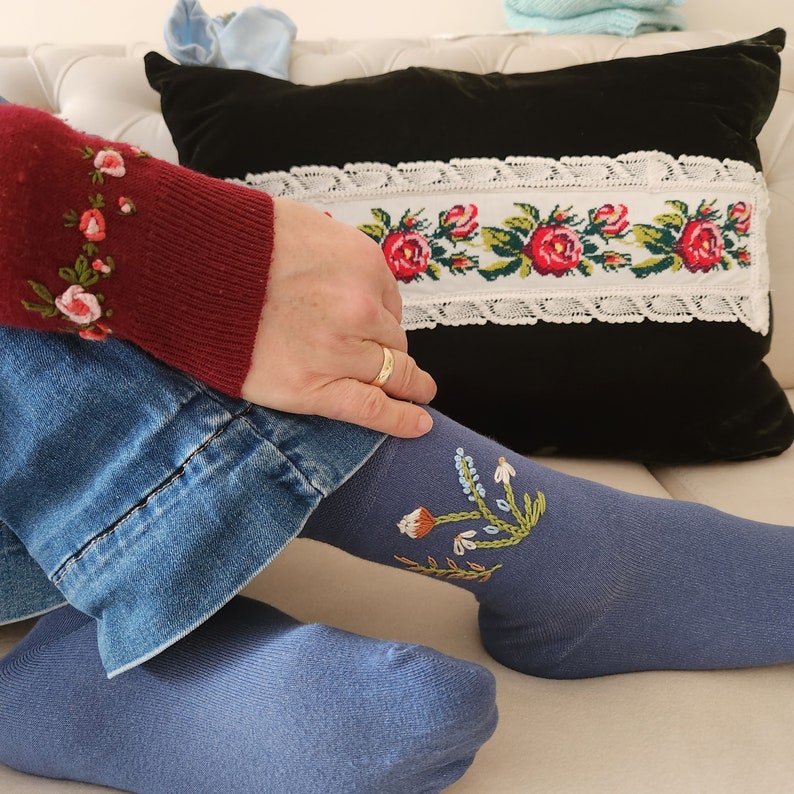 4 socks - Embroidered Socks for Women
