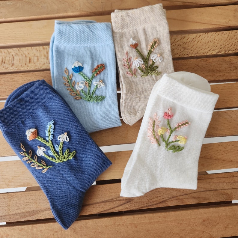 4 socks - Embroidered Socks for Women
