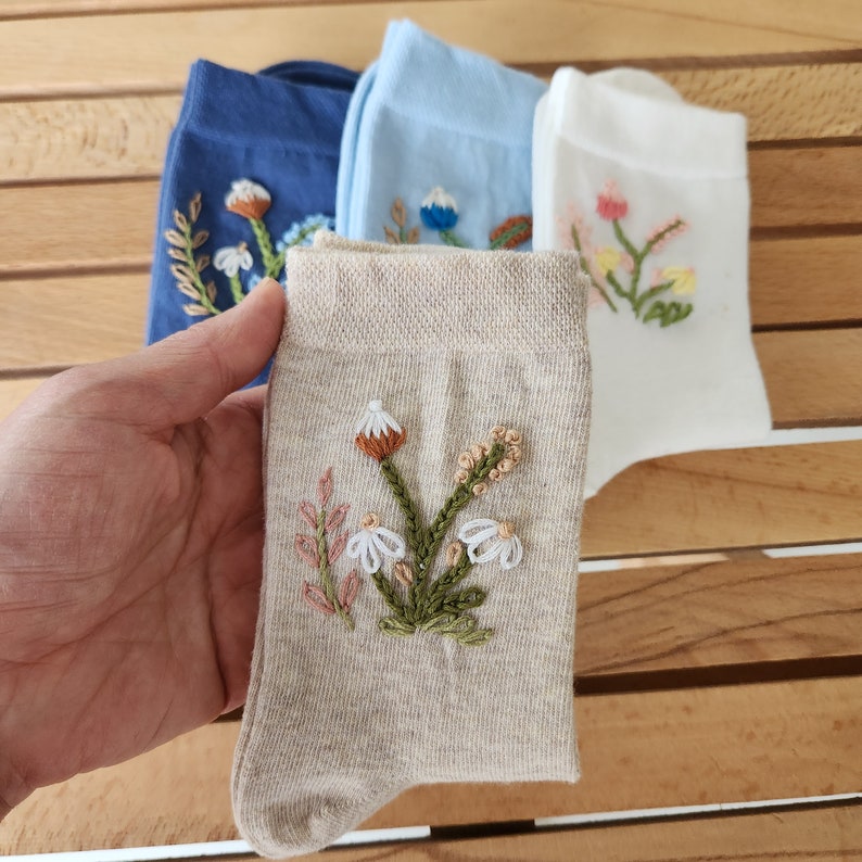 4 socks - Embroidered Socks for Women