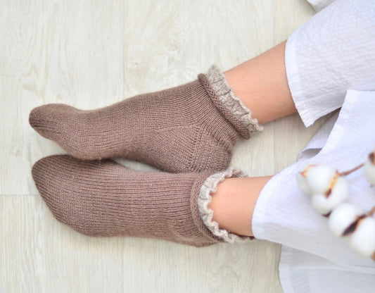 Women's socks with frills